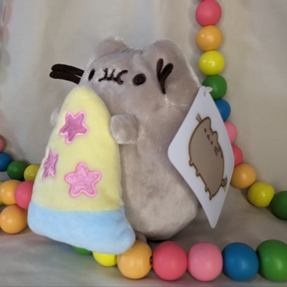 Pizza Time - Pusheen Box Exclusive Plush Toy - Picture 2 of 7